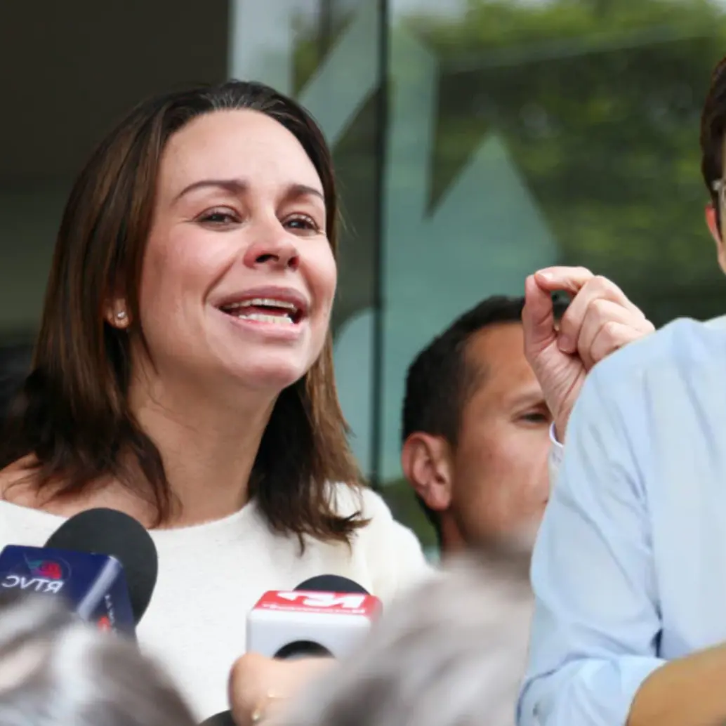 Maria Claudia Tarazona, esposa del fallecido senador Miguel Uribe. Foto: Colprensa y El Colombiano.