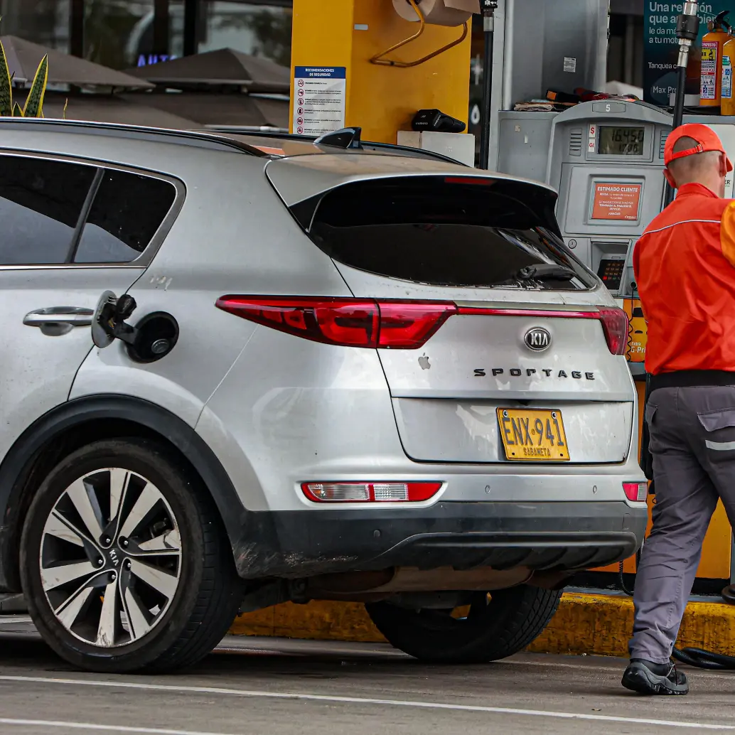 El precio promedio del galón de gasolina en las 13 principales ciudades quedará en $15.057, en marzo. FOTO Manuel Saldarriaga