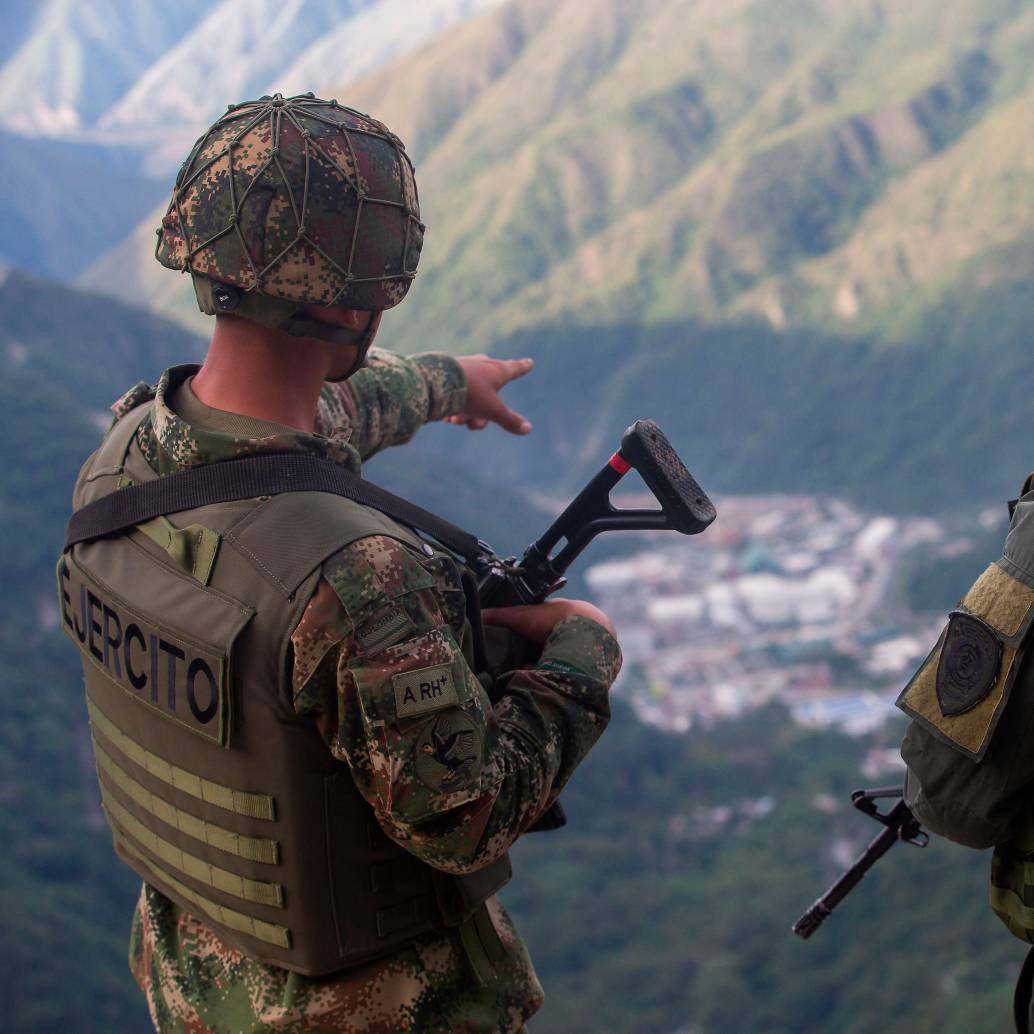 Fuerza pública, en apoyo con bomberos y comunidad, buscan al soldado extraviado en zona rural de Dabeiba. IMAGEN DE ARCHIVO COMO REFERENCIA
