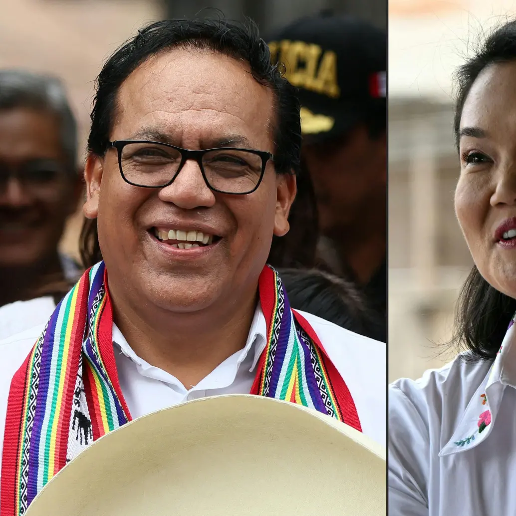 El resultado final de la segunda vuelta presidencial en Perú, en la que el candidato de izquierda Roberto Sánchez tiene una ligera ventaja sobre la candidata de derecha Keiko Fujimori, se anunciará en un plazo de dos semanas o a finales de junio, según declaró a la AFP el 9 de junio de 2026 el jefe de la autoridad electoral que supervisa el recuento. Foto: AFP