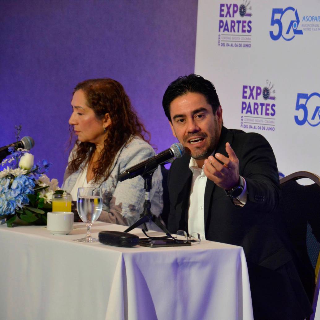Carlos Pineda, presidente de Asopartes, presentó la feria Expopartes 2025. FOTO: Cortesía Asopartes