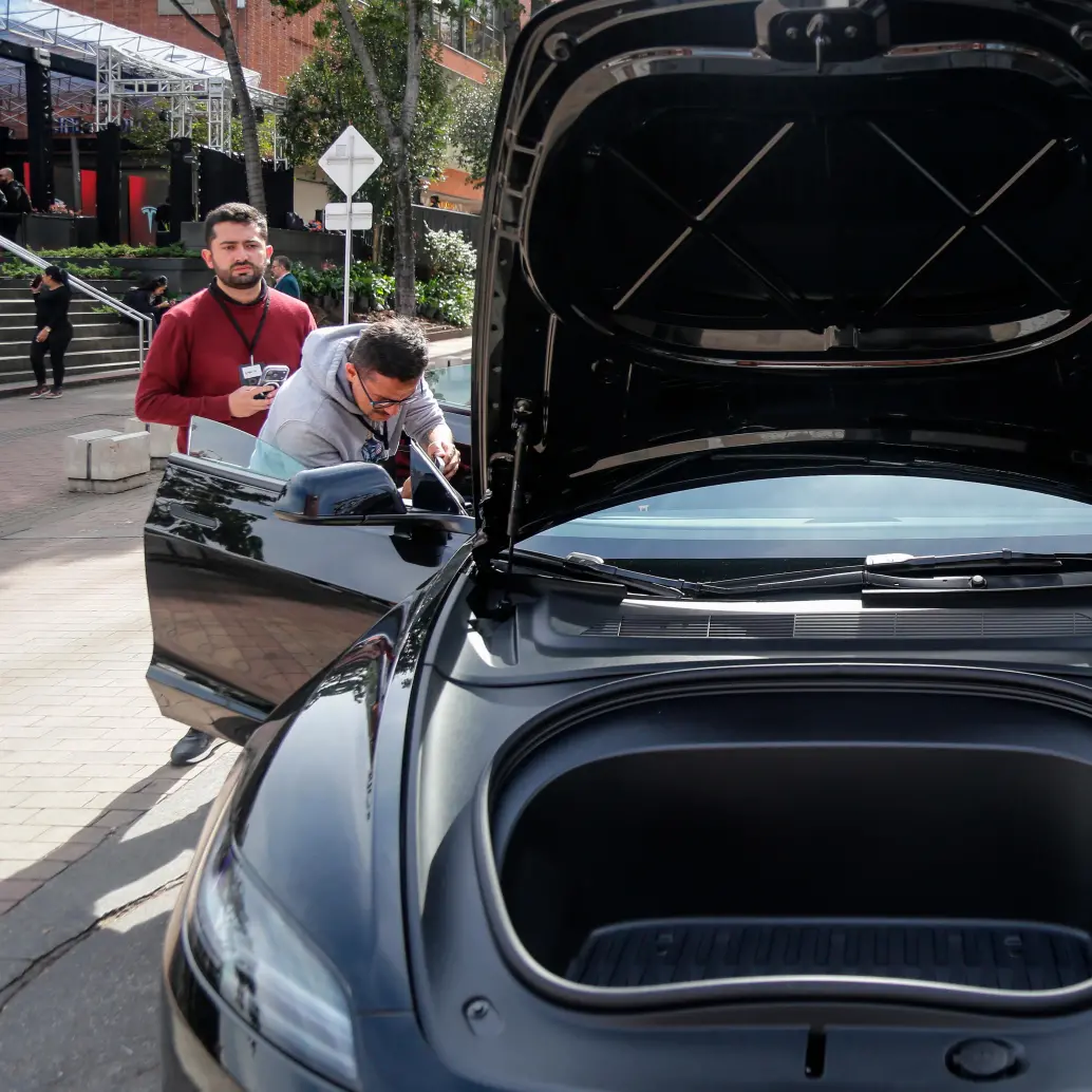 Medellín registró 4.933 vehículos eléctricos entre enero y mayo de 2026, consolidándose como la segunda región del país con más matrículas de movilidad sostenible. FOTO COLPRENSA