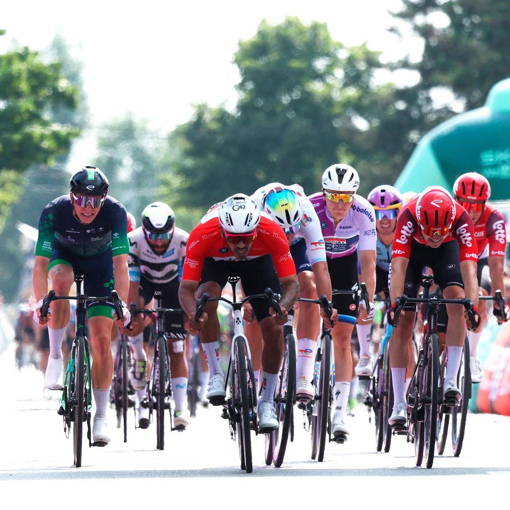 Tras un Giro de Italia que dejó grandes sensaciones y un Critérium del Dauphiné en el que talento nacional rozó la gloria, Juan Sebastián Molano (centro) y Fernando Gaviria son protagonistas en Bélgica. FOTO GETTY