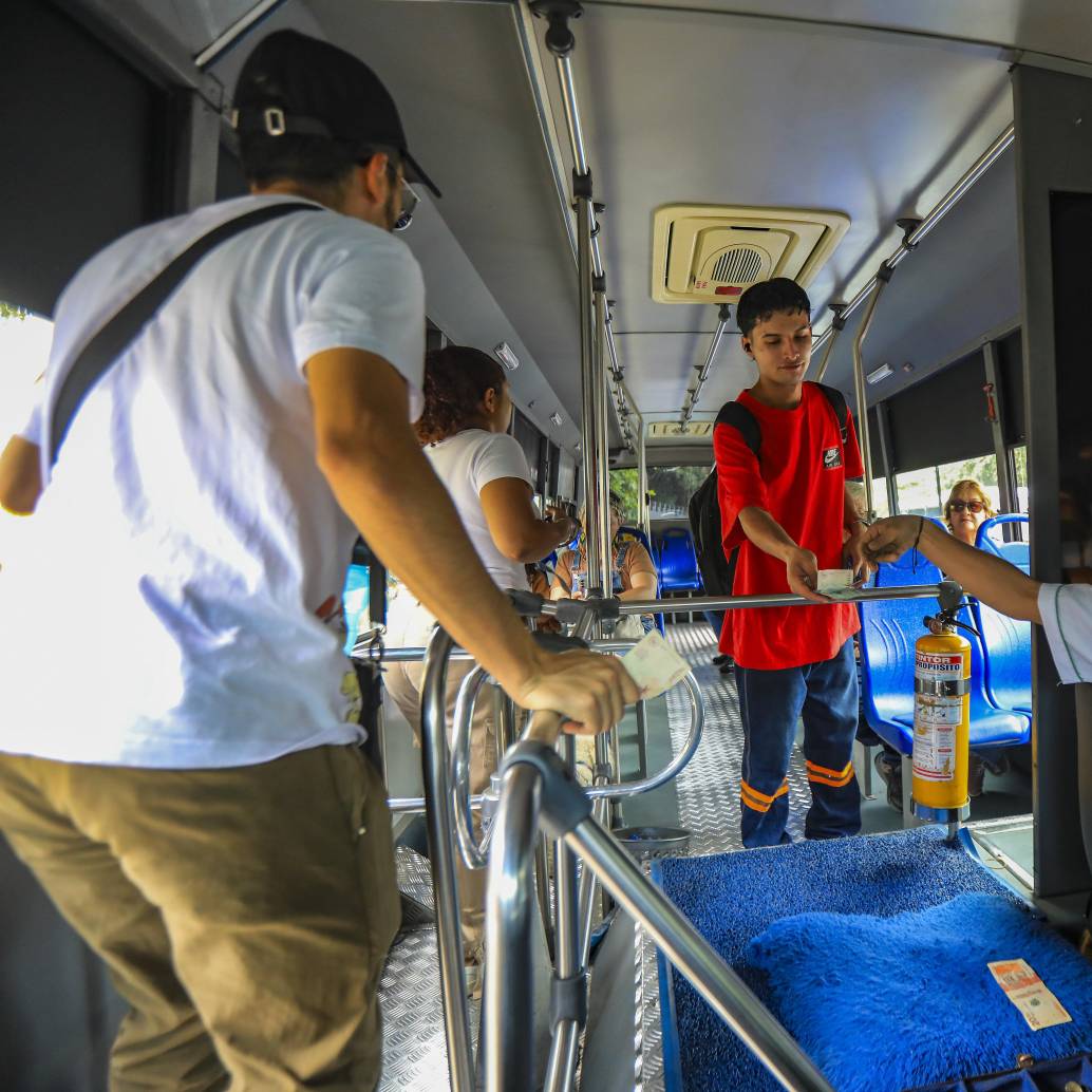 Imagen de referencia del pago de tarifa de buses en Medellín. Foto: Esneyder Gutiérrez
