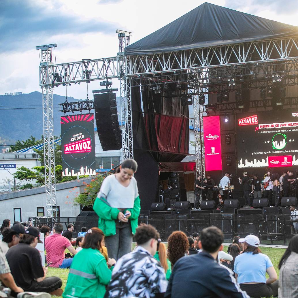 El evento comenzó muy temprano y a medida que pasaba el tiempo fue llenándose con más público. FOTO: Esneyder Gutiérrez