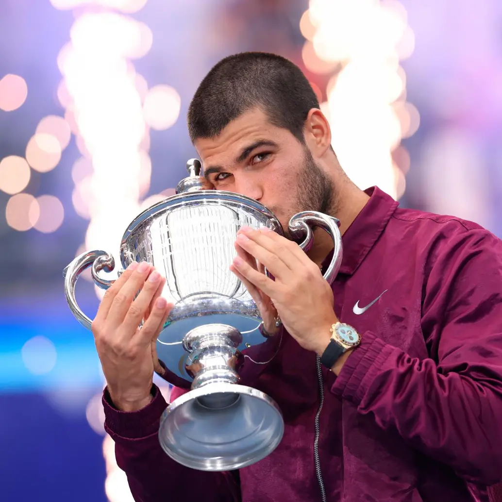 El tenista español Carlos Alcaraz, quien desde niño le dedicó casi todo el tiempo de su vida (como se ve en las fotos) a la idea de tratar de ser tenista profesional, ha ganado seis torneos de Grand Slam y apenas tiene 22 años. Se proyecta para ser un deportista <br />de época. <br /><span class="mln_uppercase_mln">FOTO</span> <b><span class="mln_uppercase_mln">GETTY</span></b>