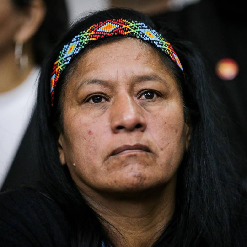 La senadora y fórmula de Iván Cepeda, Aída Quilcué, culpó a los graduados de “las mejores universidades” de solo sembrar la exclusión, el odio y el racismo. Foto: Colprensa-Mariano Vimos