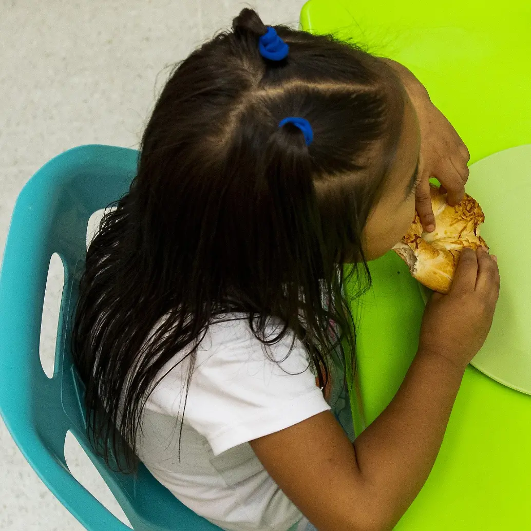 Alcaldía de Medellín entregará paquetes alimentarios a los beneficiarios de Buen Comienzo entre diciembre del 2025 y enero del 2026. Foto: Jaime Pérez Munévar