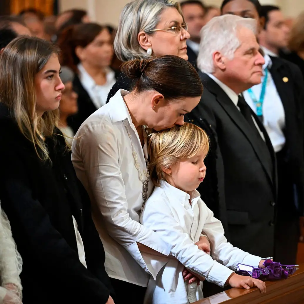 En el Congreso, donde Miguel Uribe pasó sus últimos años, también hubo un acto solemne al que llegaron los representantes de Estados Unidos. <span class="mln_uppercase_mln">FOTO</span> <b><span class="mln_uppercase_mln">Colprensa</span></b>