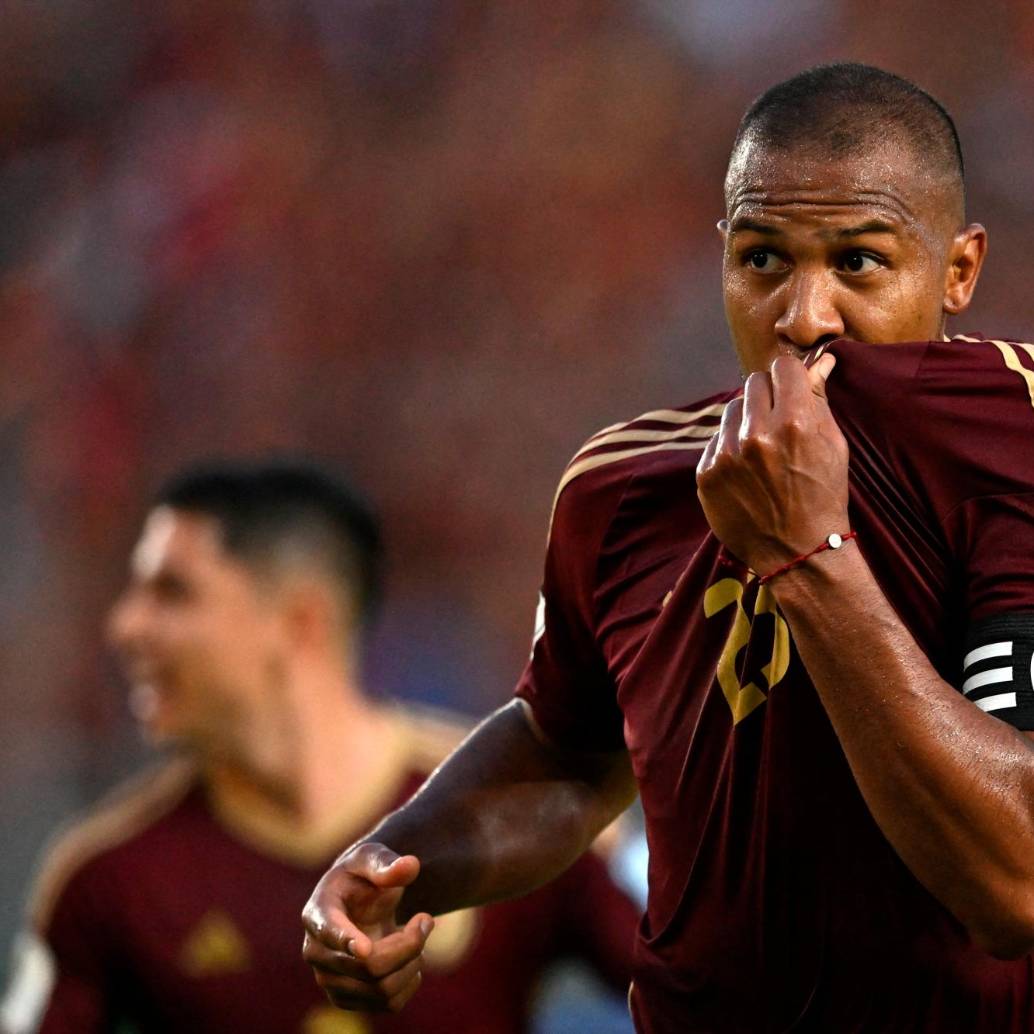 El delantero venezolano Salomón Rondón anotó uno de los goles con los que “La Vinotinto” se impuso en Maturín. FOTO: TOMADA DEL X DE @Conmebol