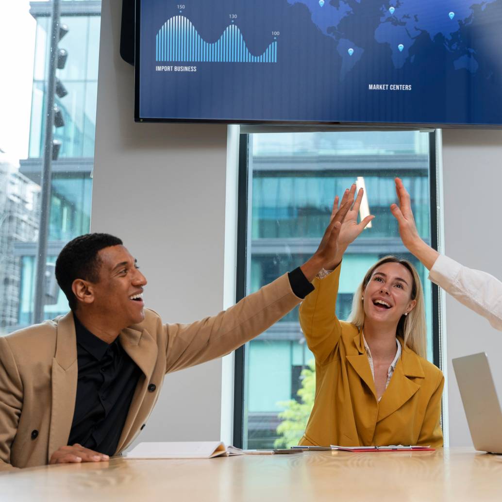 Ranking 2026 de Computrabajo posiciona a empresas como Manpower, Emtelco y Davivienda entre las mejor calificadas por sus propios trabajadores. FOTO: FREEPIK