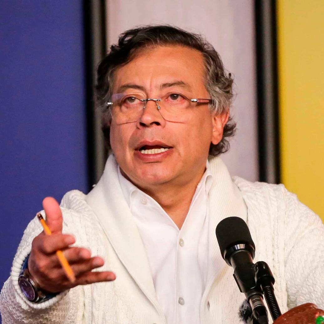 Petro anunció el cambio de comandantes de la cúpula militar este sábado en su cuenta de X. FOTO: Colprensa