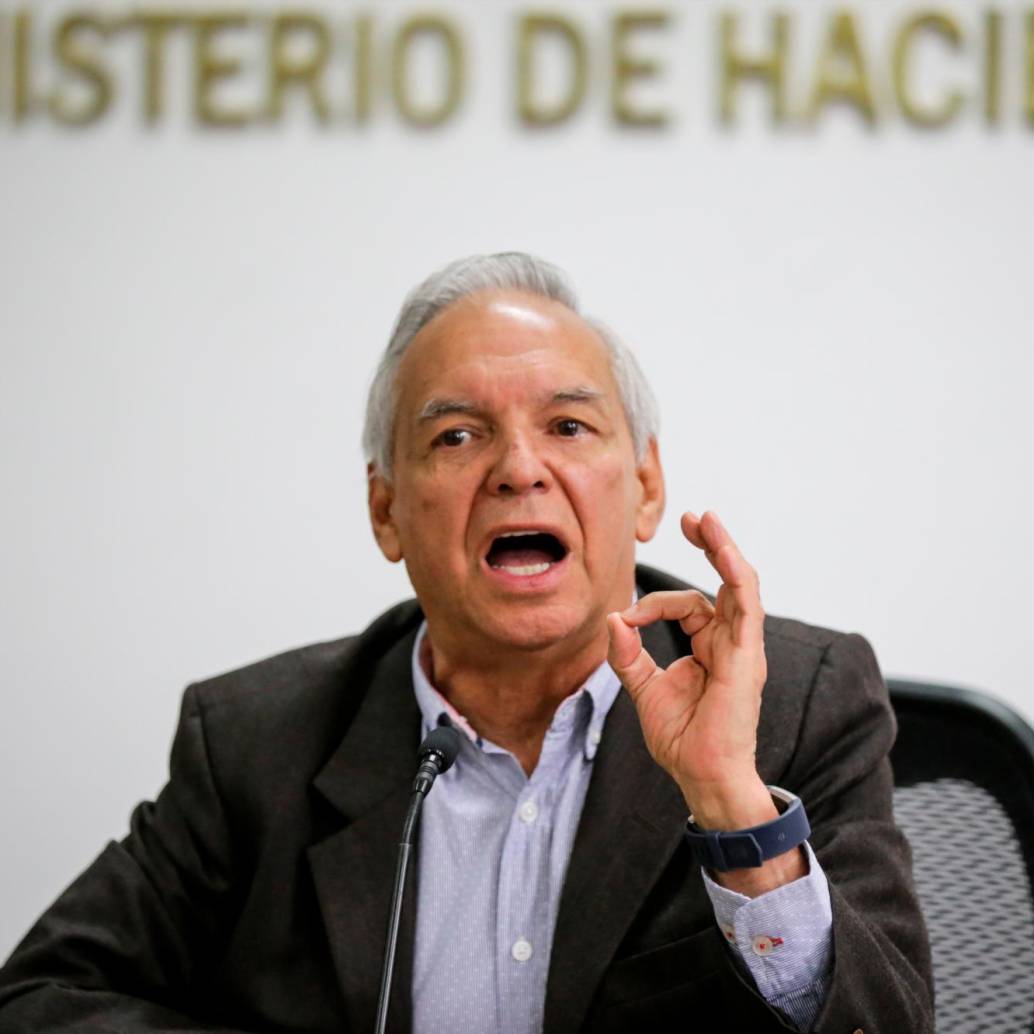 Ricardo Bonilla, ministro de Hacienda, sostuvo que el problema en el pago de nominas ya está solucionado. FOTO Colprensa. 