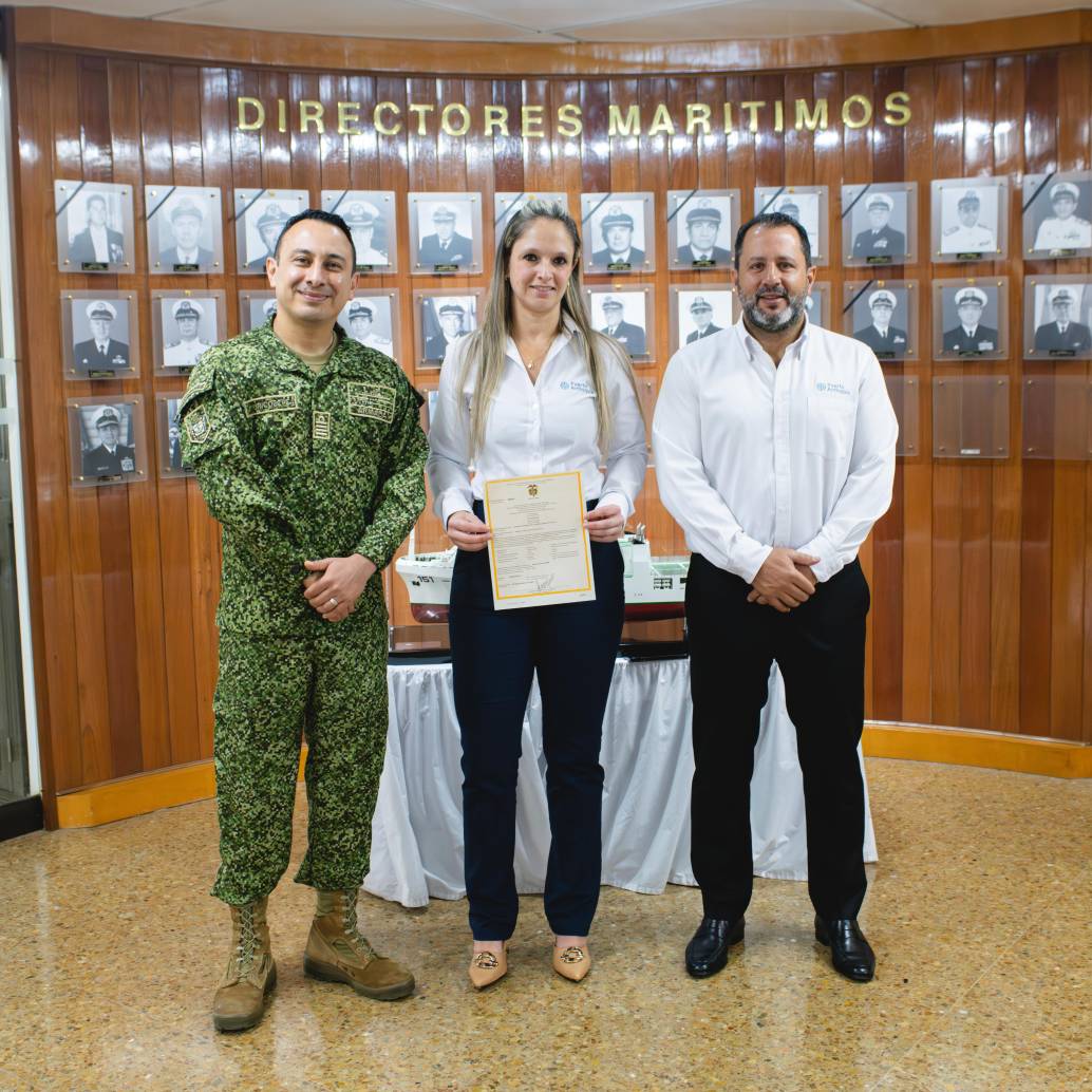 Así se entregó el documento que certifica a Puerto Antioquia como Puerto Seguro. Foto: cortesía.