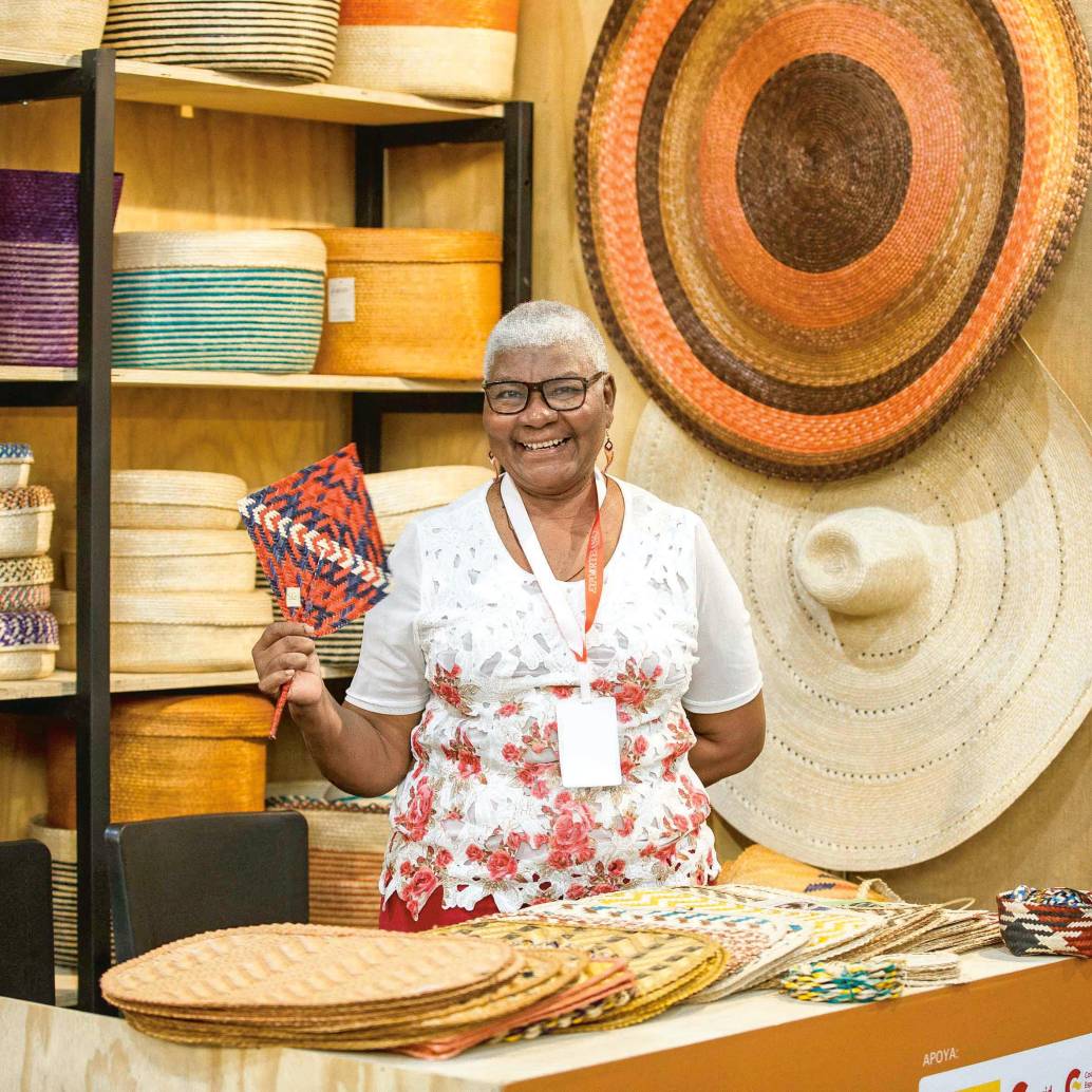 Los artesanos están listos para recibir a los visitantes por 10 días en Plaza Mayor. La feria comienza este viernes 11 de julio. FOTO Camilo Suárez.
