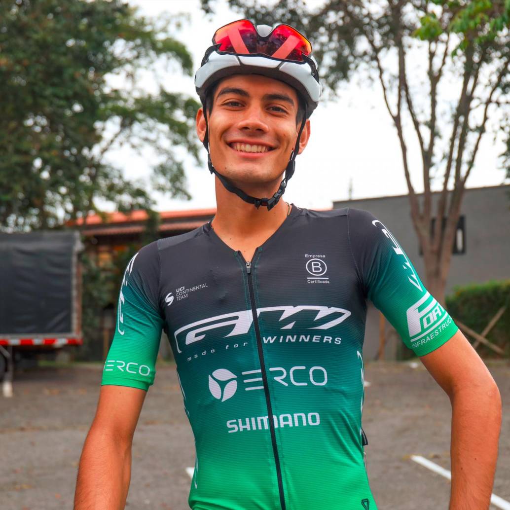 William Colorado, joven talento del ciclismo colombiano que se recupera en una clínica de Rionegro tras accidentarse en la Clásica de ese municipio del Oriente paisa. FOTO CORTESÍA ÉDER GARCÉS