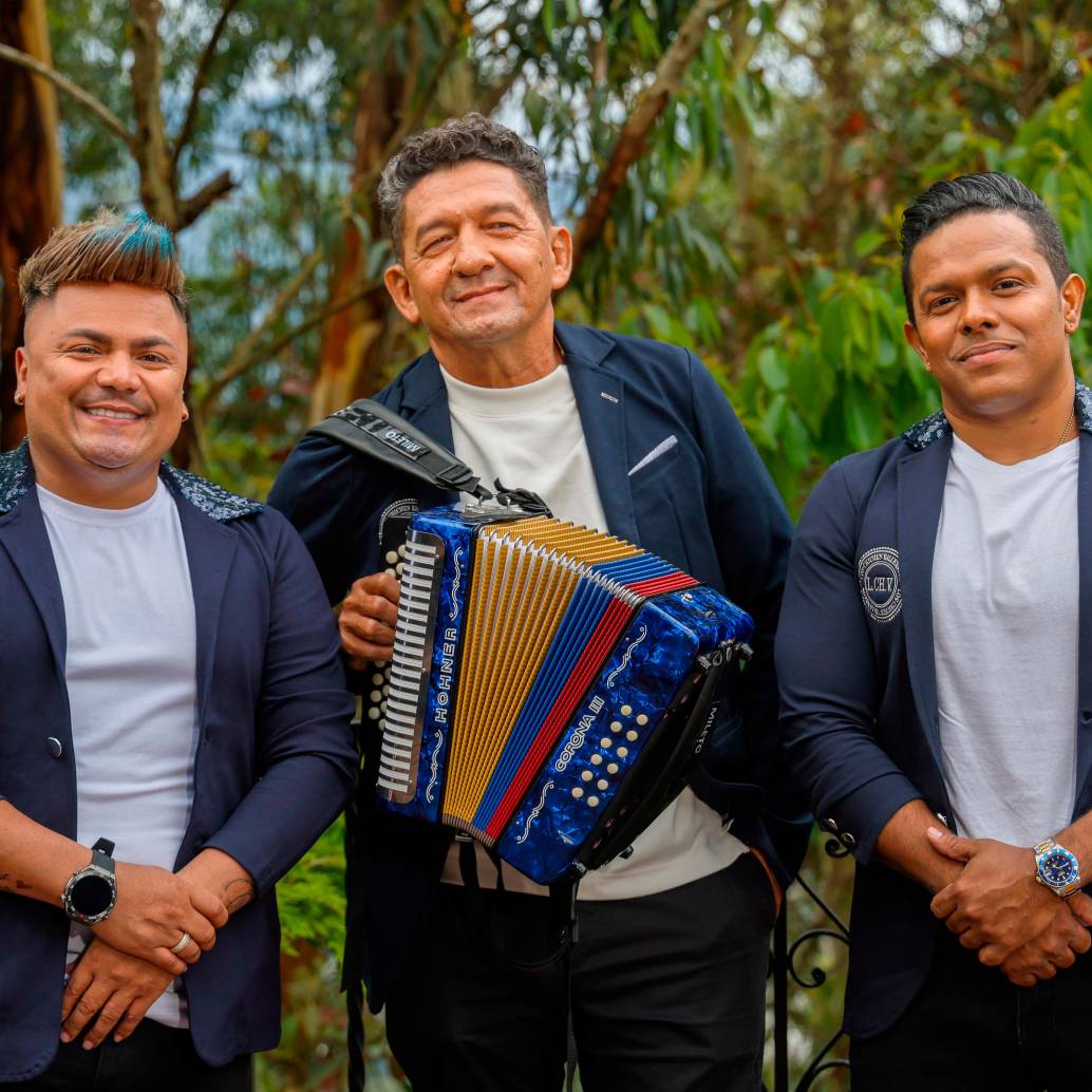 Javier Beltrán, vocalista; Neder ‘El gringo’ Ramos, acordeonista y Jonathan Bolaños, también vocalista de Los Chiches Vallenatos. FOTO: Cortesía