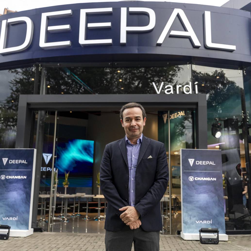 2,600 vehículos híbridos y eléctricos han vendido las marcas en año y medio de la llegada al país de su marca premium Deepal. Lo que se suma a los 8,100 vehículos que previamente había vendido Changan desde 2014. FOTO: Cortesía.