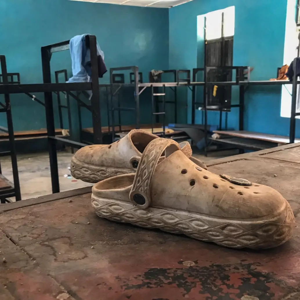 <span class="mln_uppercase_mln">Un</span><b><span class="mln_uppercase_mln"> dormitorio de estudiantes en la escuela católica St. Mary’s en la ciudad de Papiri en Nigeria donde permanecen secuestrados decenas de alumnos. FOTO: AFP</span></b>