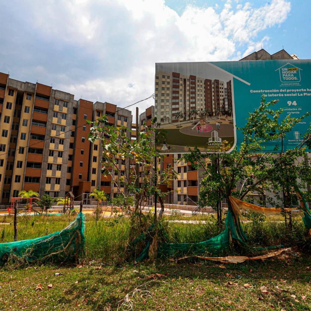 El proyecto habitacional La Playita sigue sin entregarse. Este fue el proyecto al que la alcaldía de Daniel Quintero le cambió las condiciones de manera arbitraria. FOTOS: MANUEL SALDARRIAGA