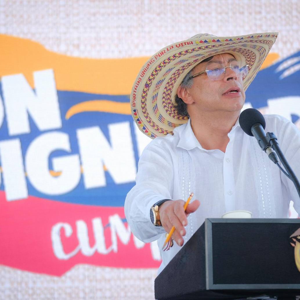 Petro ha asegurado que los cuestionamientos por puestos que no cumplen requisitos de conocimientos específicos se dan por temas de “clasismo”. FOTO COLPRENSA
