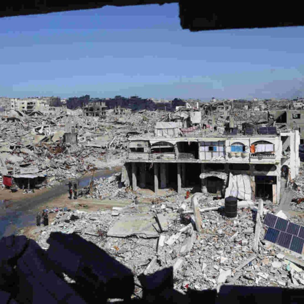 Una fotografía muestra el devastado barrio Sheikh Radwan, en la ciudad de Gaza, el 4 de febrero de 2026. Foto: AFP.