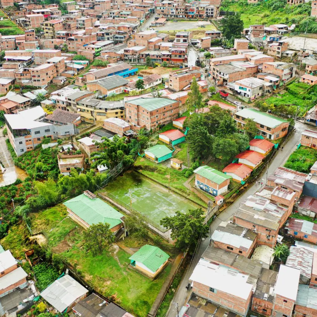 La actual I.E. Bello Oriente se encuentra en terribles condiciones físicas. FOTO: ALCALDÍA DE MEDELLÍN