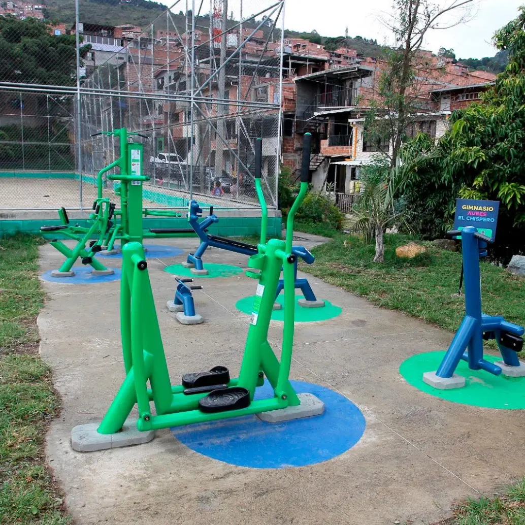 En algunos gimnasios se produjo el reemplazo de la infraestructura, en otros se pintaron o se respusieron piezas. FOTO: CORTESÍA