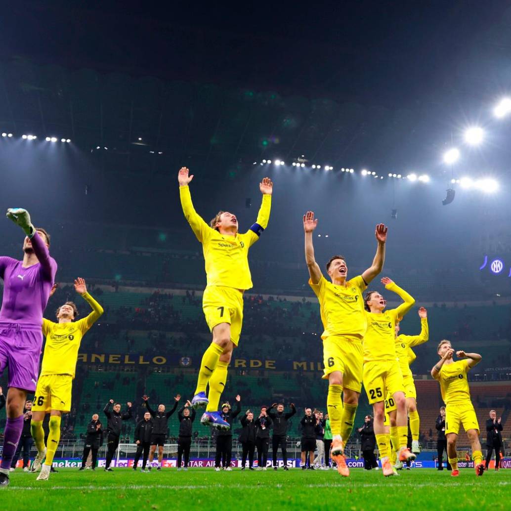 Festejo de los jugadores del FK Bodø/Glimt tras eliminar al Inter de Italia. FOTO GETTY 