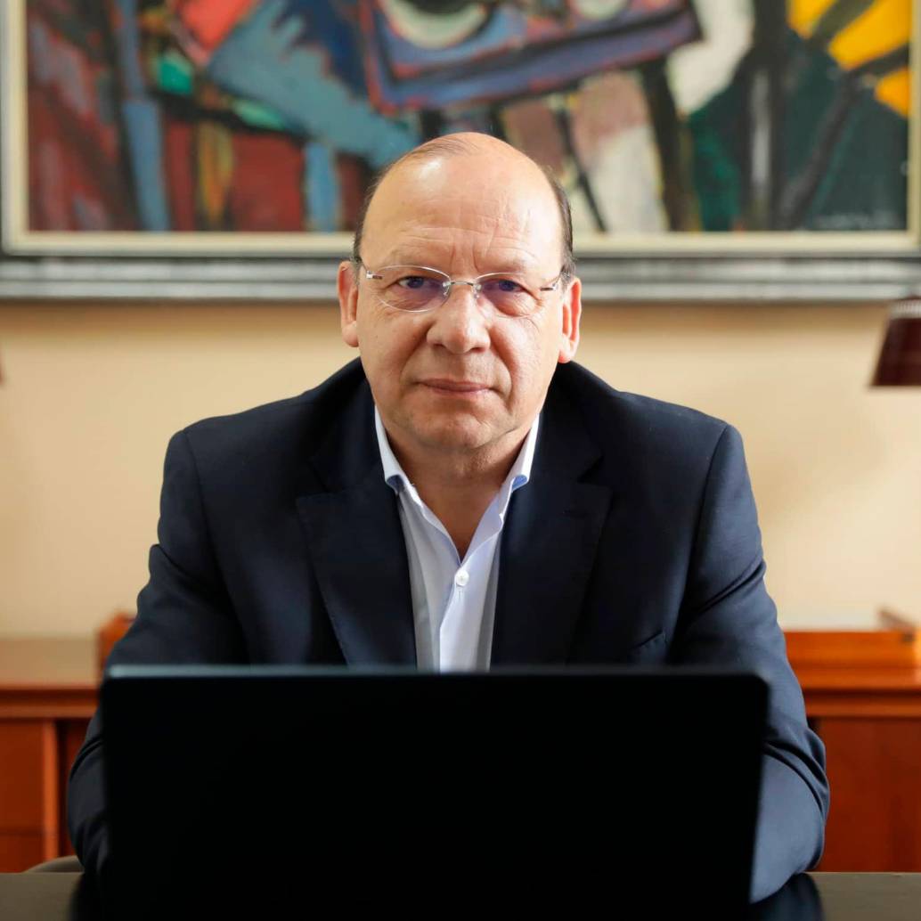 El ministro de Hacienda, Germán Ávila, aseguró que el Gobierno el apostará a un fuerte incremento del salario mínimo en Colombia, 2026. FOTO MINHACIENDA. 