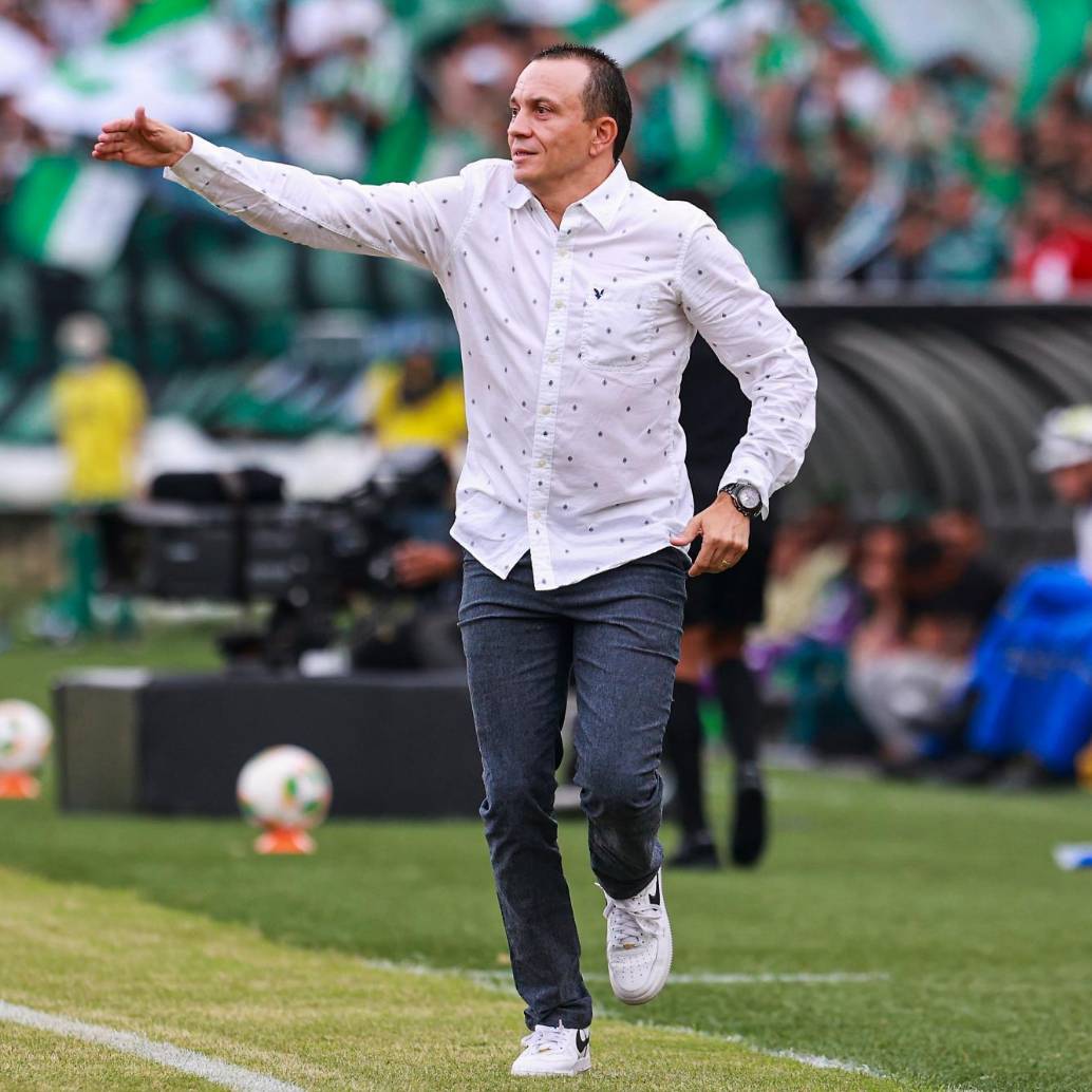 El entrenador antioqueño Alejandro Restrepo, de 43 años, llegó al DIM el 7 de agosto del 2024. FOTO: MANUEL SALDARRIAGA