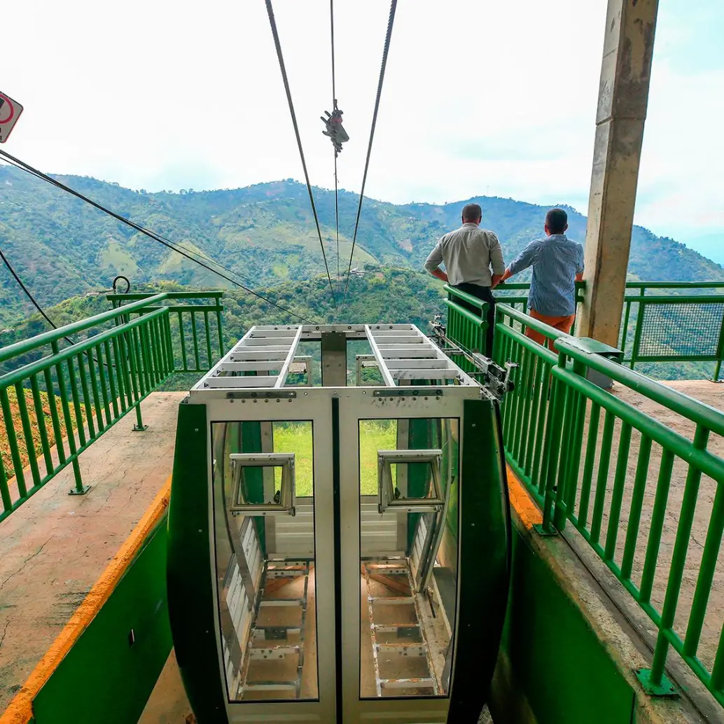 La reapertura del sistema aún no tiene una fecha definida, lo que ha generado preocupación entre los habitantes de tres veredas del corregimiento, quienes llevan 13 meses sin este medio de transporte esencial. Foto: Camilo Suárez