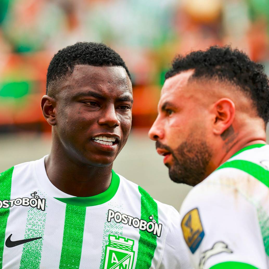 En la imagen aparece Marino Hinestroza junto a Edwin Cardona. FOTO MANUEL SALDARRIAGA