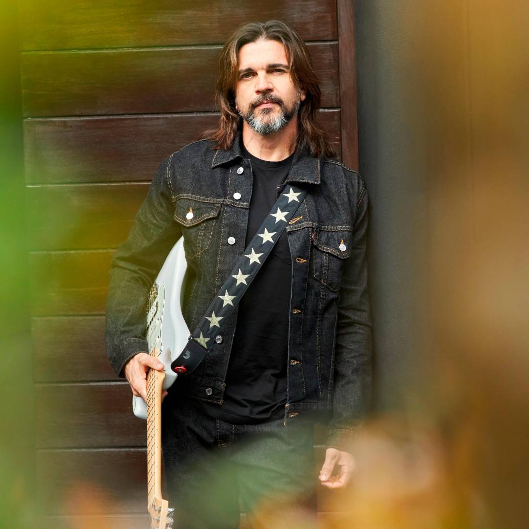 Juanes celebra los 25 años de <i>Fíjate Bien</i> mientras Billboard y Rolling Stone lo reconocen como el mayor referente del rock latino del siglo XXI. FOTO Colprensa