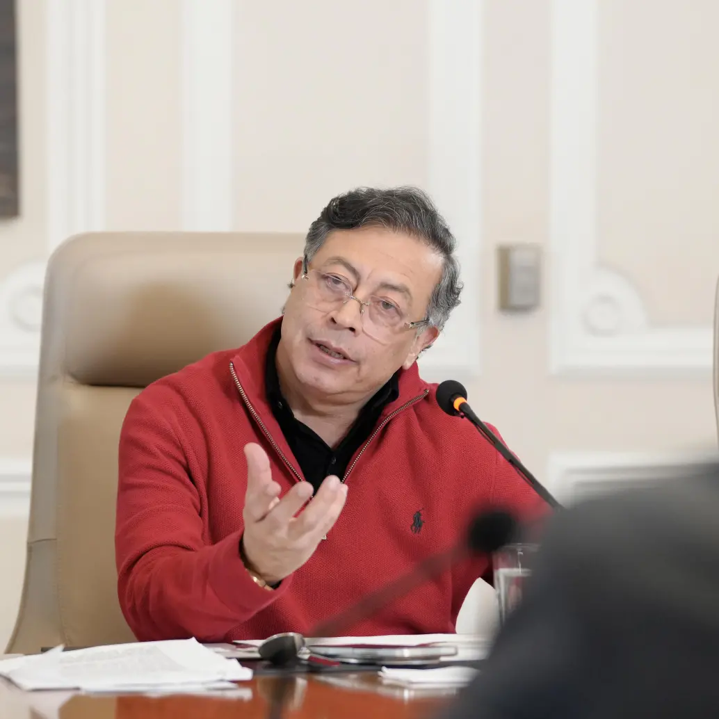 La tensión entre el presidente Gustavo Petro y el banco central se intensificó tras la reciente subida de 100 puntos básicos en las tasas de interés. Foto: Presidencia