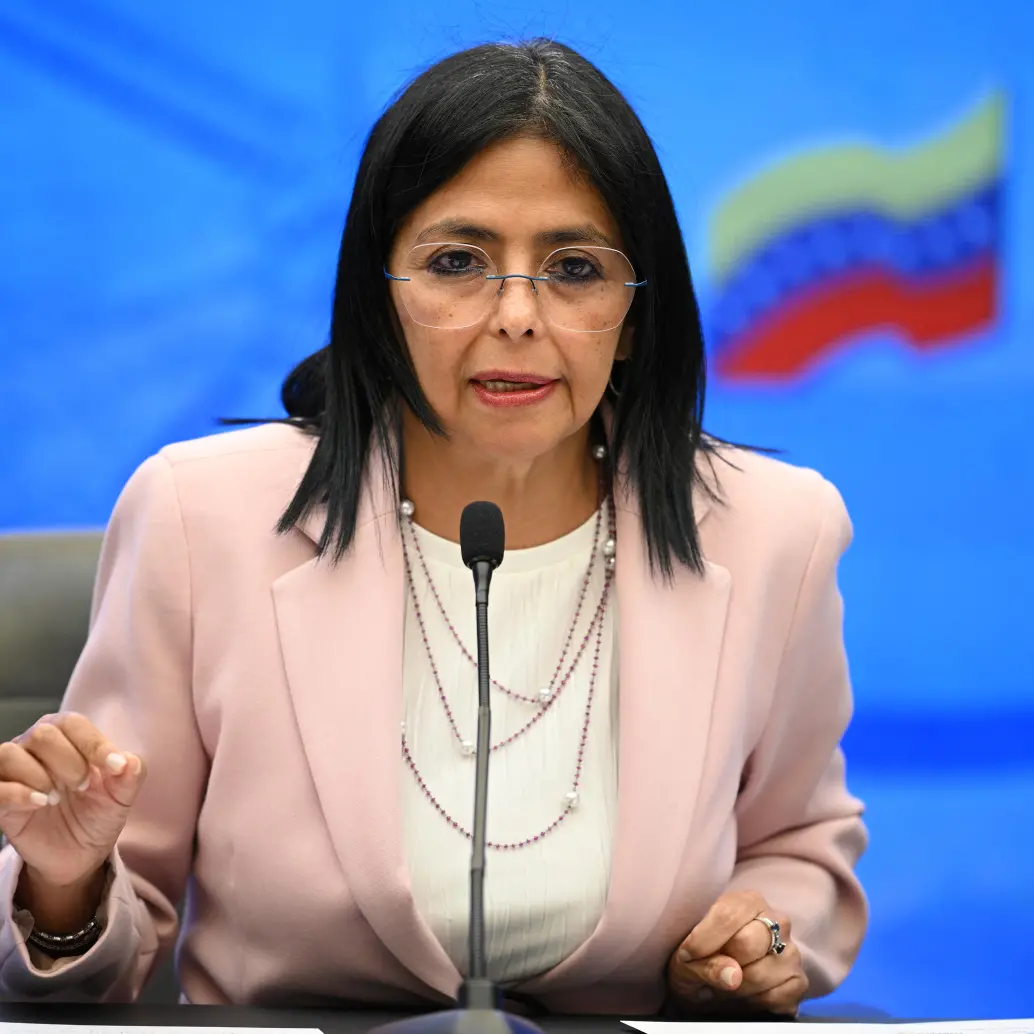 Delcy Rodríguez asumió como presidenta interna de Venezuela en medio de la ausencia de Nicolás Maduro quien está en poder de la justicia de Estados Unidos. Foto: Federico PARRA / AFP