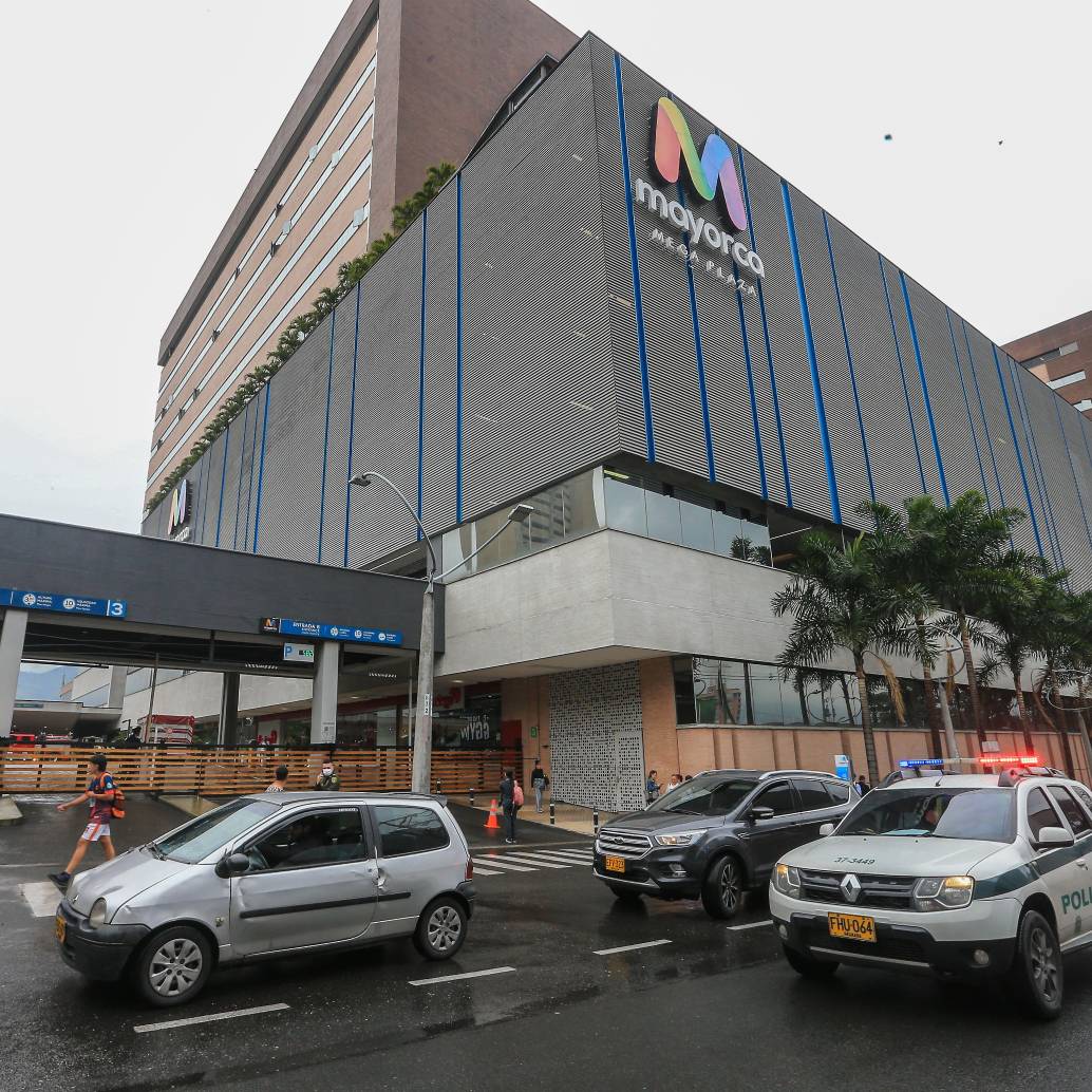 Fachada del centro comercial Mayorca en el municipio de Sabaneta. Foto: Esneyder Gutiérrez