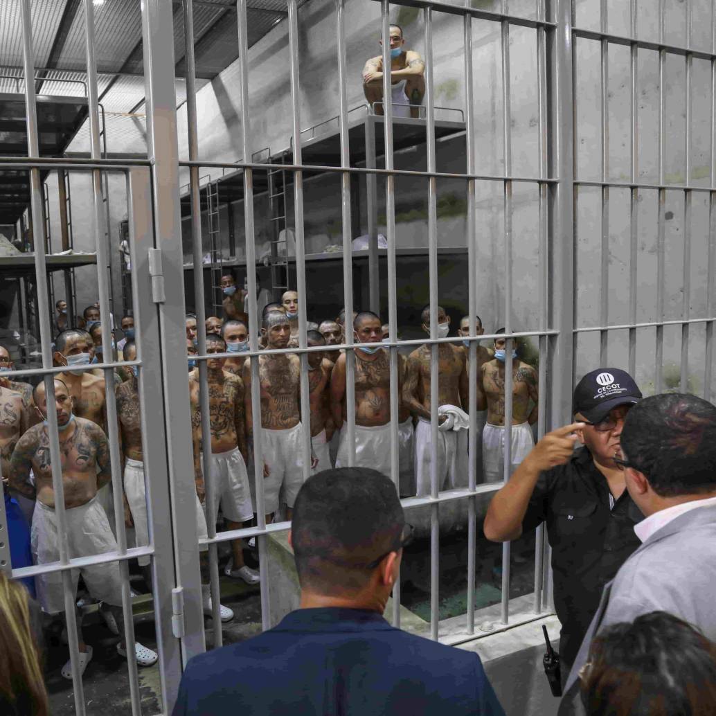 Las condenas contra miembros de la MS-13 se dan en el marco del régimen de excepción impulsado por el presidente Nayib Bukele desde 2022. FOTO: AFP. 