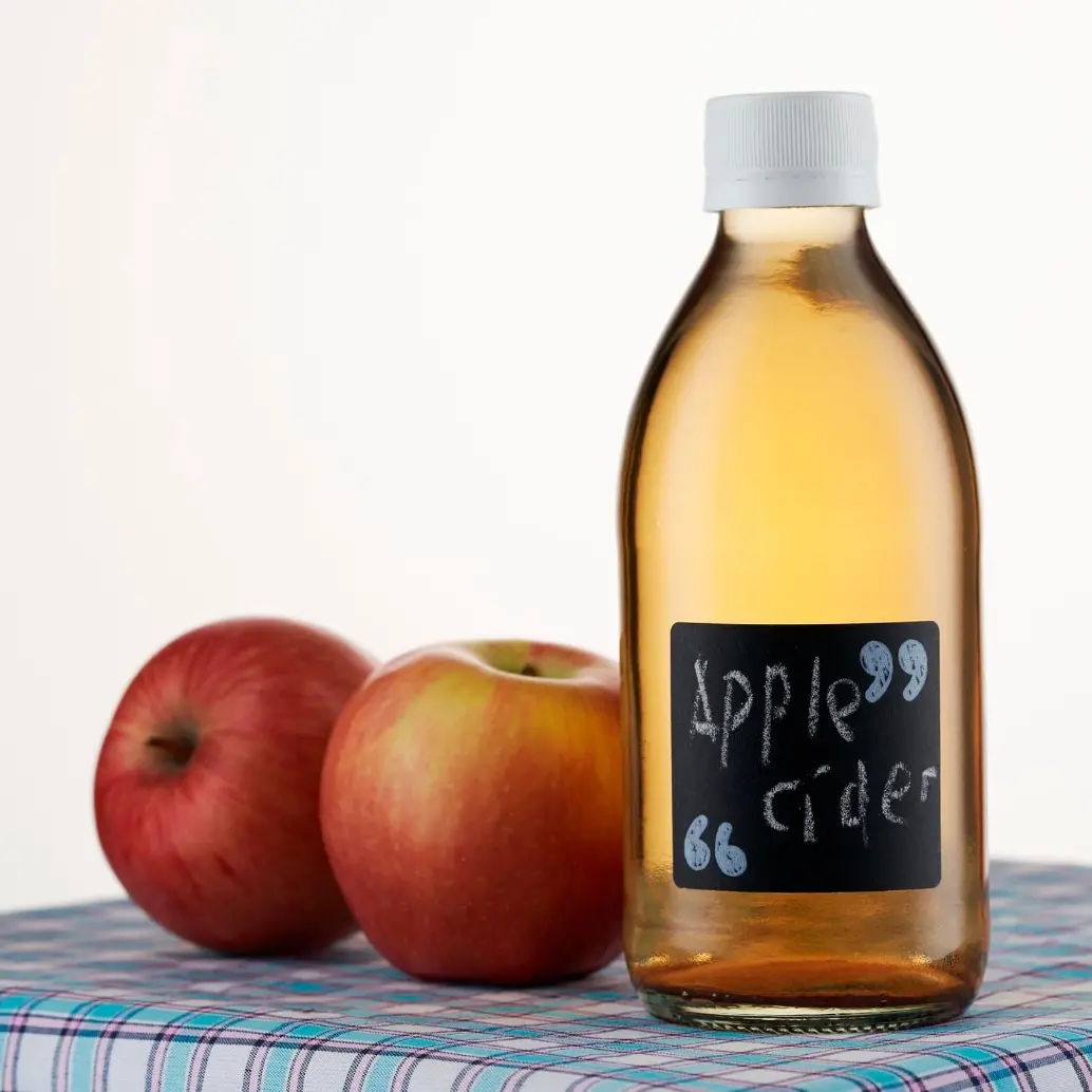 El vinagre de manzana sí cuenta con otros beneficios probados científicamente. FOTO Tomada de @bmj_company