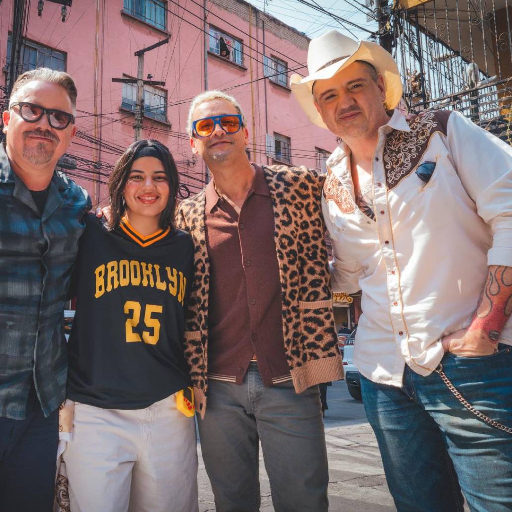 José Rafael Torres, Mari, Julio Briceño y Jonaz (de Plastilina Mosh) en el lanzamiento de su colaboración Wiki Wiki. FOTO Cortesía