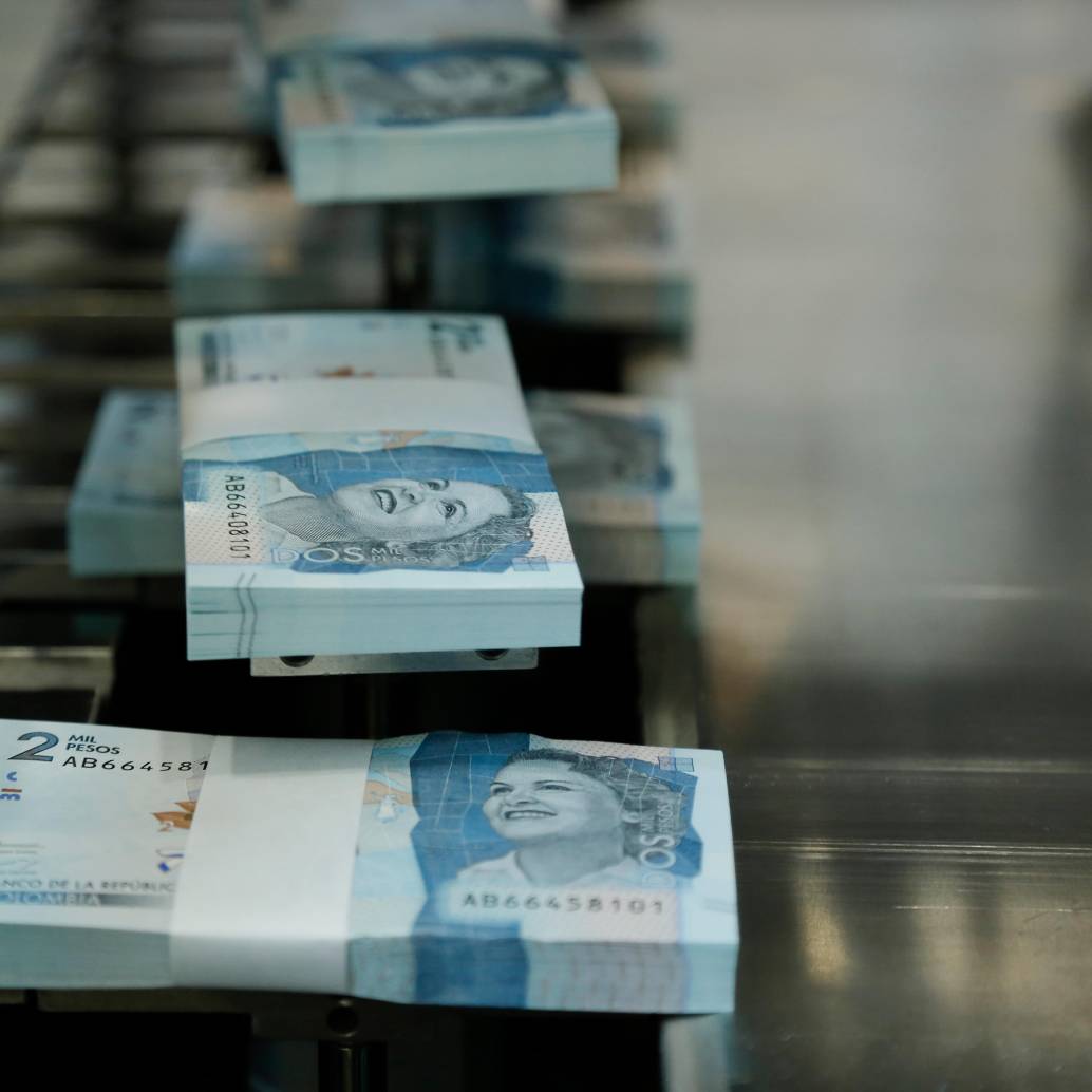 El recaudo tributario en los primeros cuatro meses del año sumó $85,1 billones. FOTO Colprensa