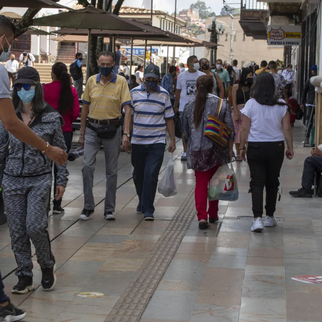 Imagen de referencia de ciudadanos de Rionegro con el tapabocas puesto. Foto: EL COLOMBIANO