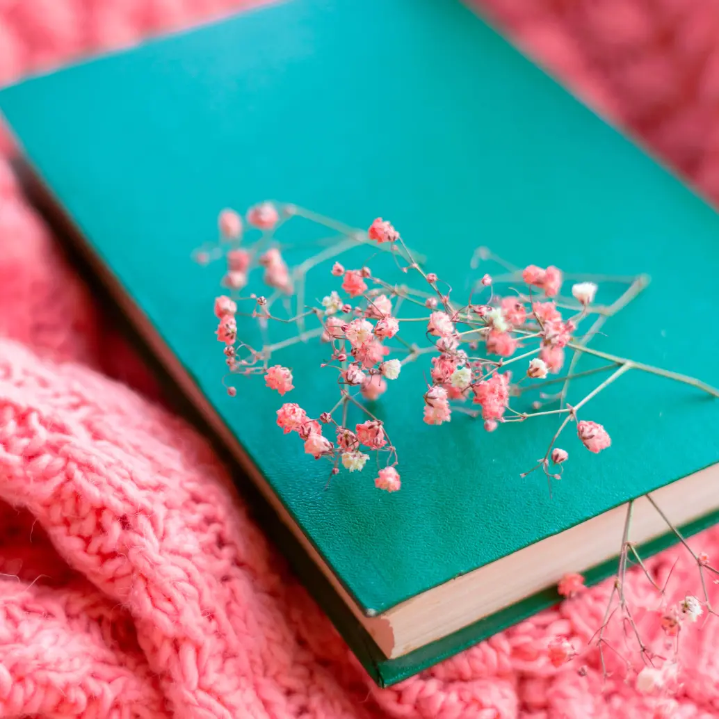 En lo que va del año, los libros de ficción más vendidos en el país son <i>La Vegetariana</i> de Han Kang, <i>Los nombres de Feliza</i> de Juan Gabriel Vásquez y <i>Cien años de soledad</i> y <i>En agosto nos vemos</i> de Gabriel García Márquez. Foto Colprensa.