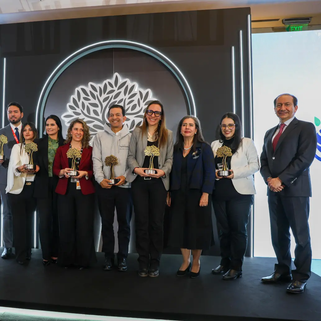 Ganadores de la segunda edición del Premio Innova Mayor. Foto: Cortesía. 