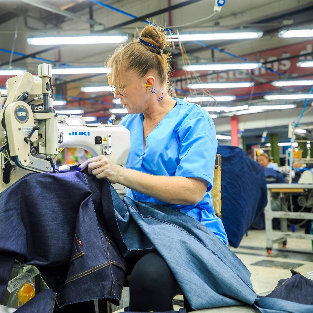 La reducción de la jornada laboral en Colombia a 44 horas, empieza desde este martes 15 de julio. FOTO camilo suárez