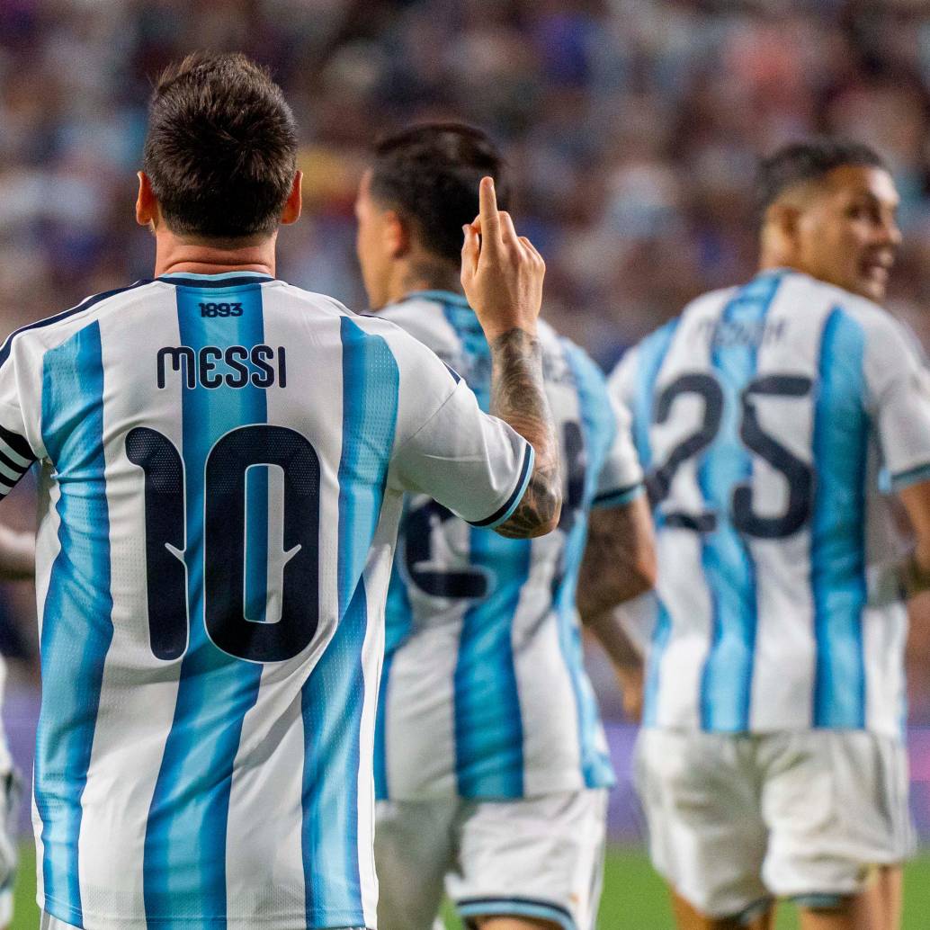Lionel Messi iniciará este martes la disputa de lo que parece ser su último Mundial, una cita en la que, desde el primer partido, seguirá rompiendo récords que lo han convertido en una leyenda de este deporte. <span class="mln_uppercase_mln">FOTO</span> <b><span class="mln_uppercase_mln">getty</span></b>