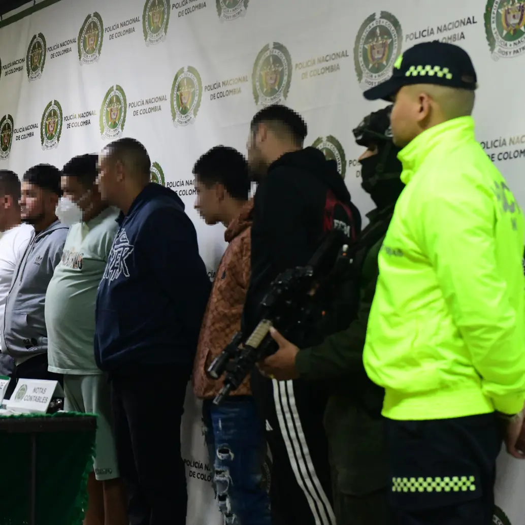 Capturados de la banda ´San Pablo´en el nororiente de Medellín. FOTO: CORTESÍA POLICÍA