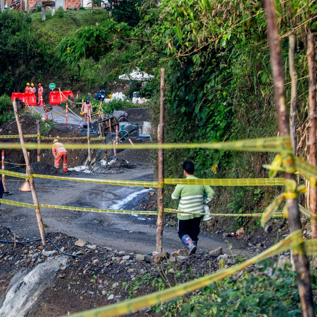 El contrato de estabilización vial de Antioquia comprende la pavimentación de 634 kilómetros. FOTO Julio César Herrera