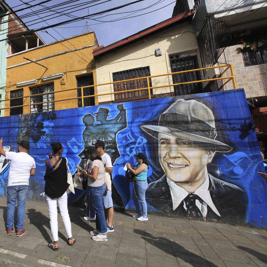 Recorrido por La Ruta del Tango en Manrique La 45, la Casa Gardeliana y otros lugares tradicionales del tango en la ciudad. Foto: Esneyder Gutiérrez
