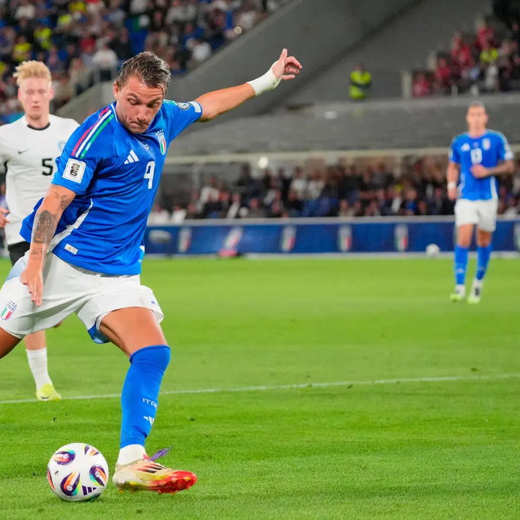 Italia busca volver a un Mundial después de doce años. La última vez que participó en una Copa del Mundo fue en Brasil 2014. Se quedó en el camino en los mundiales de Rusia 2018 y Qatar 2022. <span class="mln_uppercase_mln">FOTO</span> <b><span class="mln_uppercase_mln">getty</span></b> 